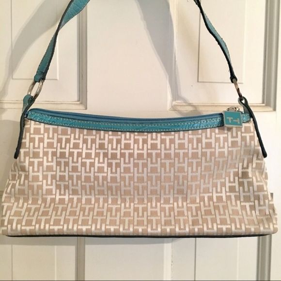 Tommy Hilfiger Shoulder Bag - Picture 4 of 6